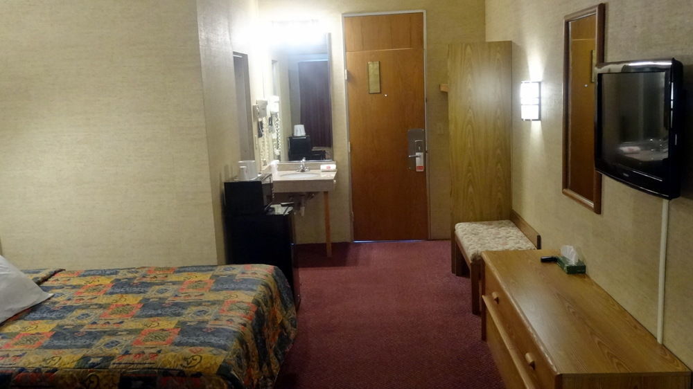 North Syracuse Red Carpet Inn Syracuse Airport מראה חיצוני תמונה