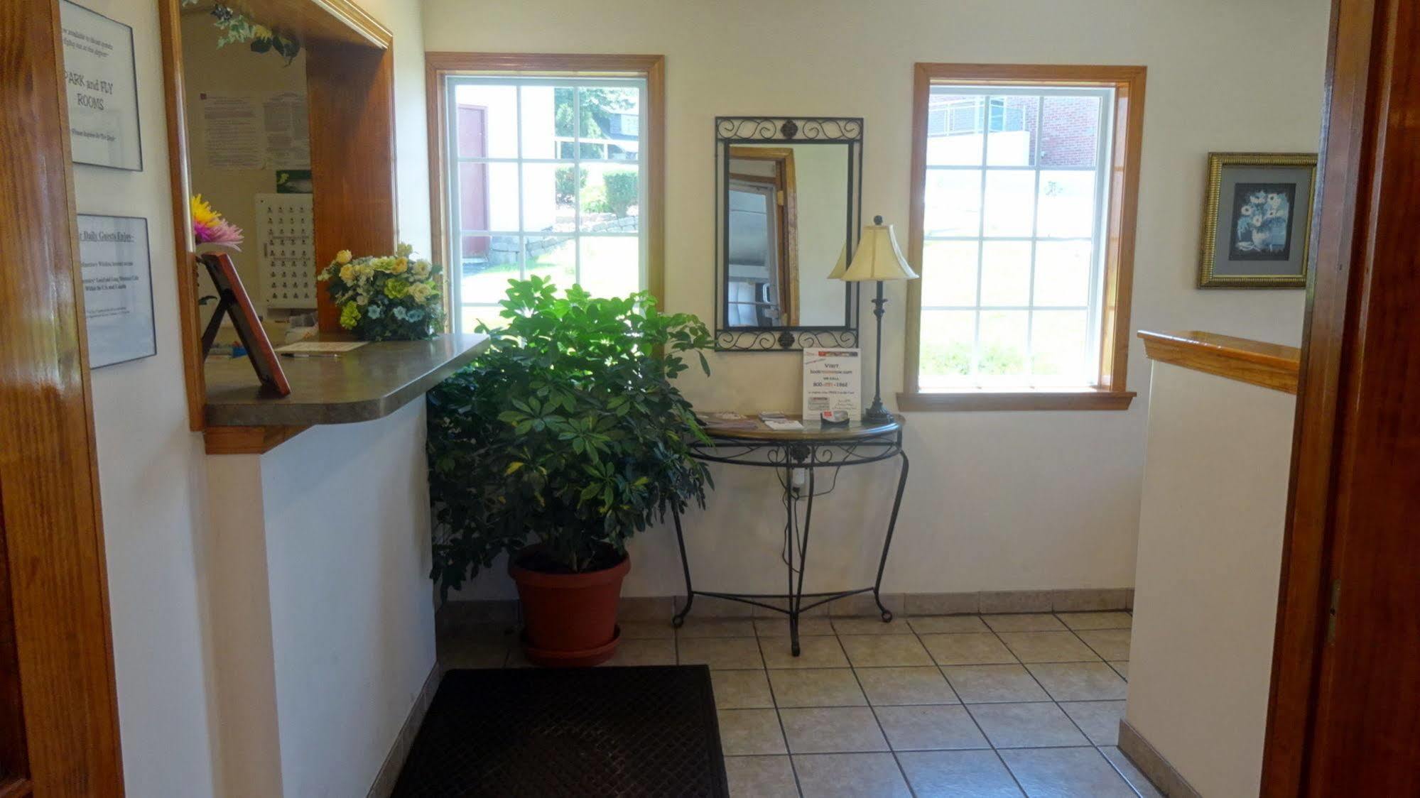 North Syracuse Red Carpet Inn Syracuse Airport מראה חיצוני תמונה