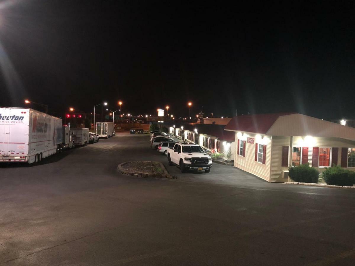 North Syracuse Red Carpet Inn Syracuse Airport מראה חיצוני תמונה