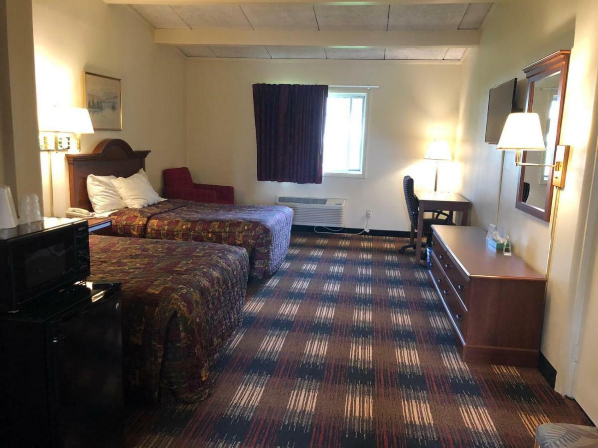 North Syracuse Red Carpet Inn Syracuse Airport מראה חיצוני תמונה