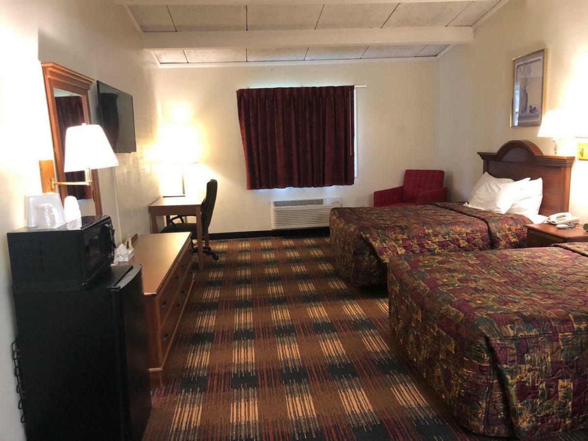 North Syracuse Red Carpet Inn Syracuse Airport מראה חיצוני תמונה