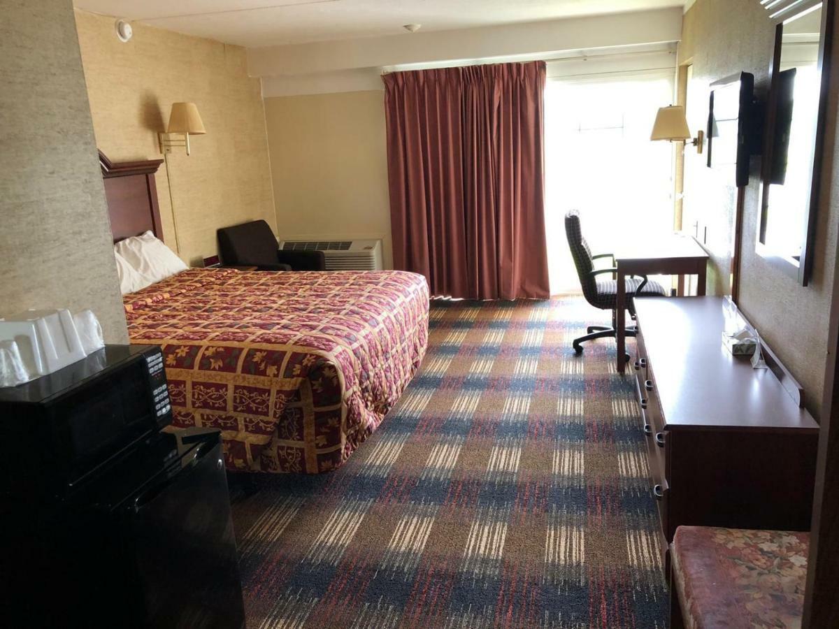 North Syracuse Red Carpet Inn Syracuse Airport מראה חיצוני תמונה